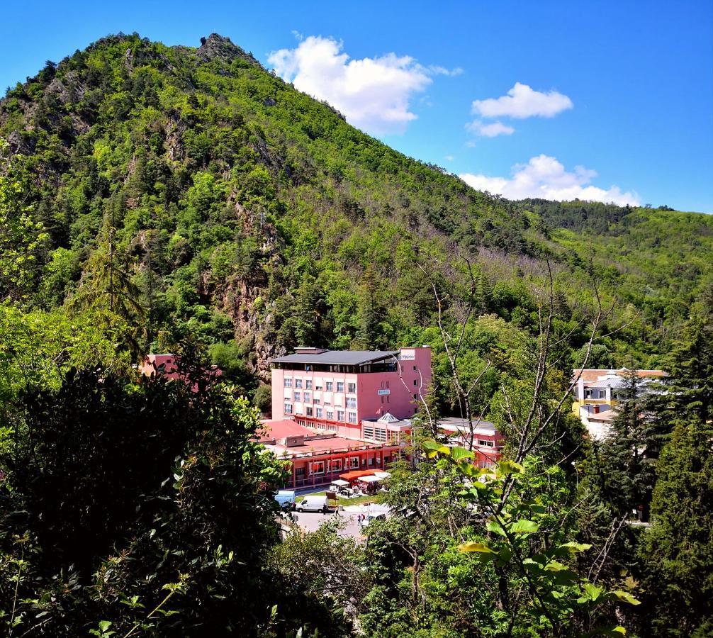 Hotel Les Sources 베르네-레-방 외부 사진